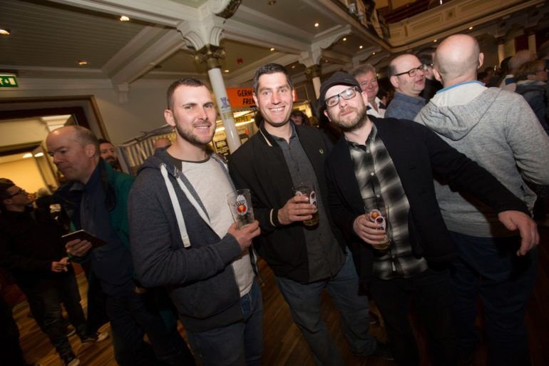 Fancy a pint? 🍻 <a href="/PaisleyBeerFest/">Paisley Beer Fest</a> comes to Paisley Town Hall one week today! Scotland’s oldest real ale festival will bring over 100 beers from breweries in Scotland and the rest of the UK socsi.in/Paisley_beer_f…