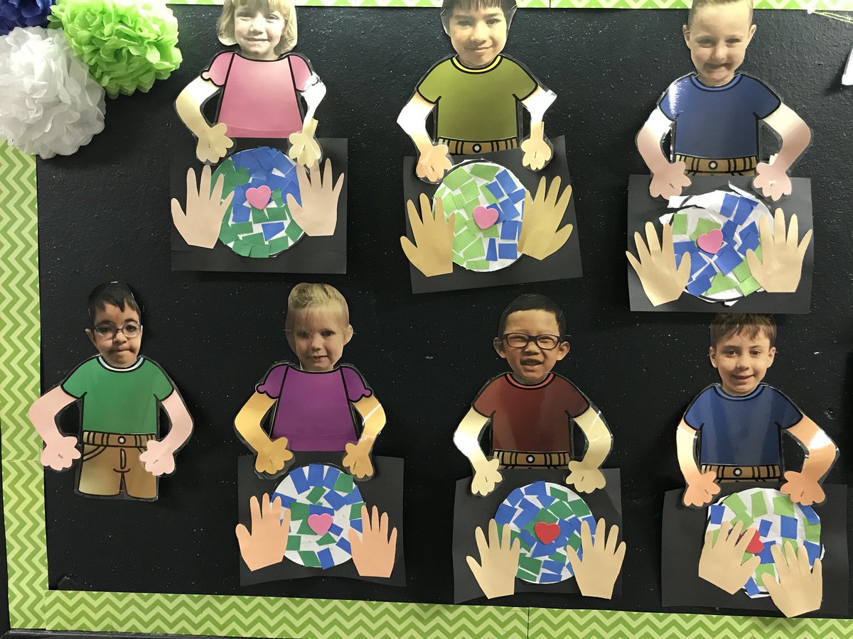 Dalkeith_KDG's tweet photo. #KDGART Kindergarten celebrates Earth 🌏 Day ❤️ https://t.co/mYhvxGxVKR