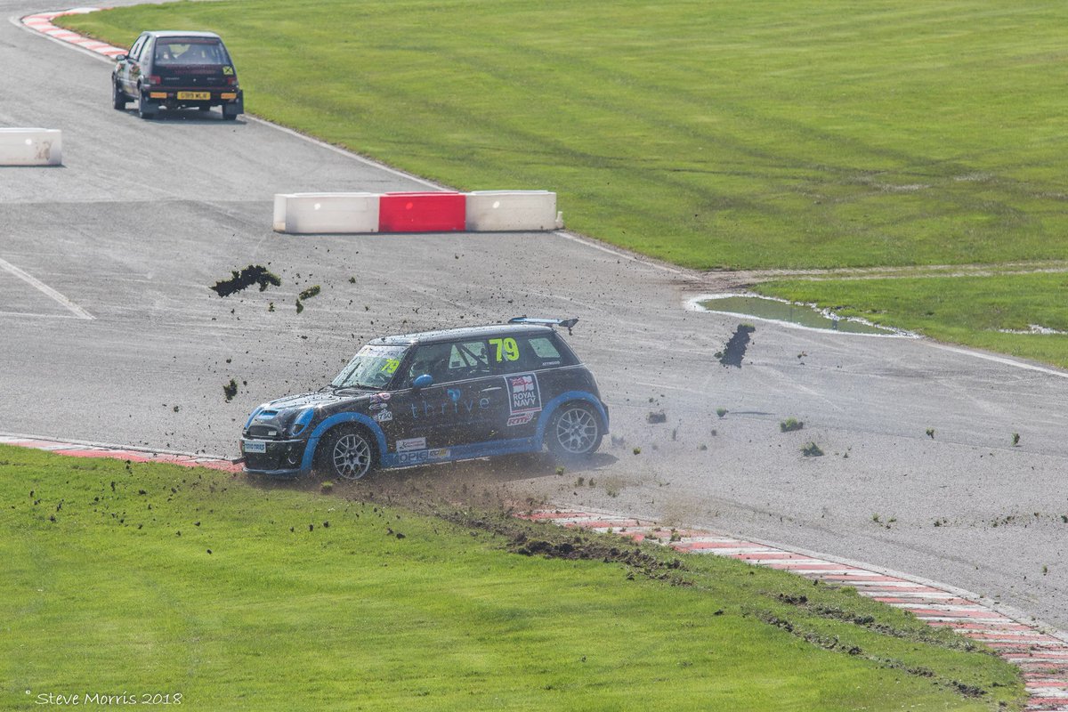 thriveracing's tweet image. Brilliant opening round to the 2018 @AFRaceChallenge season.  Qualified well and made a crack start in race 1 clearing a lot of cars in the higher up class. Race 2 was a more eventful!  Still 2nd in class overall. @rnrmcrt @MaxCoatesRacing @NAVYfit @RNRMC @750MotorClub