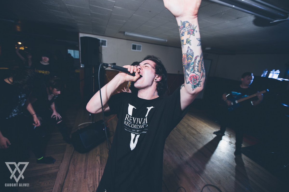 WEAREAVOIDFANS's tweet photo. What's been your favorite @AVOIDpnw song to hear live? πΈπ€π€ #weareavoid https://t.co/ZV7C994ci2