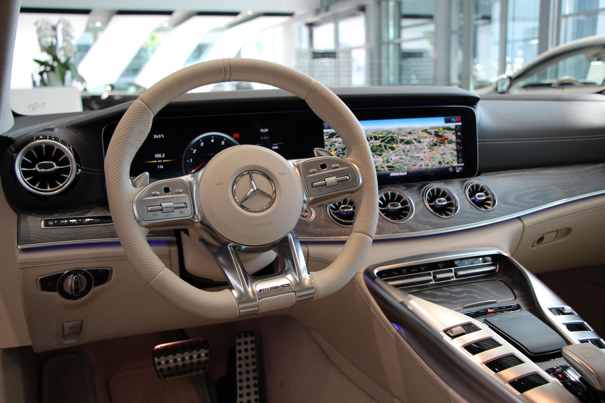 Mercedes gt 63s салон