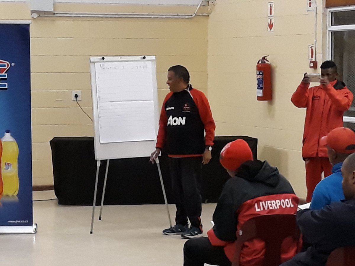 the4thmoment's tweet photo. The draw for the Bayview U16 Youth Cup playoffs was held at Strandfontein earlier this evening. The fixtures will be posted later.
#bayviewfc
#youthcupu16 https://t.co/E5Qhjqypv0