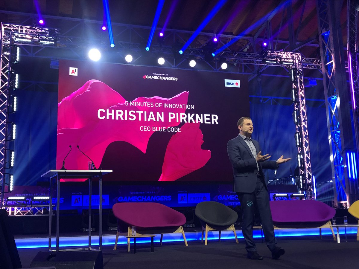 bluecodepayment's tweet photo. #4gamechangers CEO Chris Pirkner on stage with 5 minutes of #Innovation. #Raiffeisen Oberösterreich joins 1st #EuropeanPaymentScheme Blue Code. #mobilepayments #bluecodepayment https://t.co/S8y2omhRNy