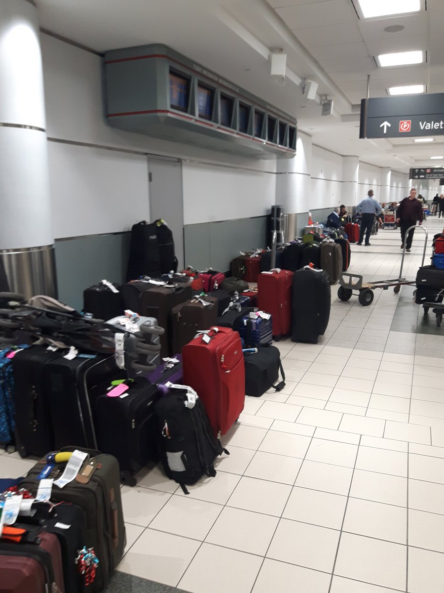 funrobbie12's tweet photo. @eyemsocalm was on flight730 after 14hrs of delay we cancelled our trip and requested a credit.. foreseen these issues would continue for the next few days... in the hallway to exit airport many bags left unguarded. found several Sunwing customers luggage unattended... wow! https://t.co/7379pN5Aqa