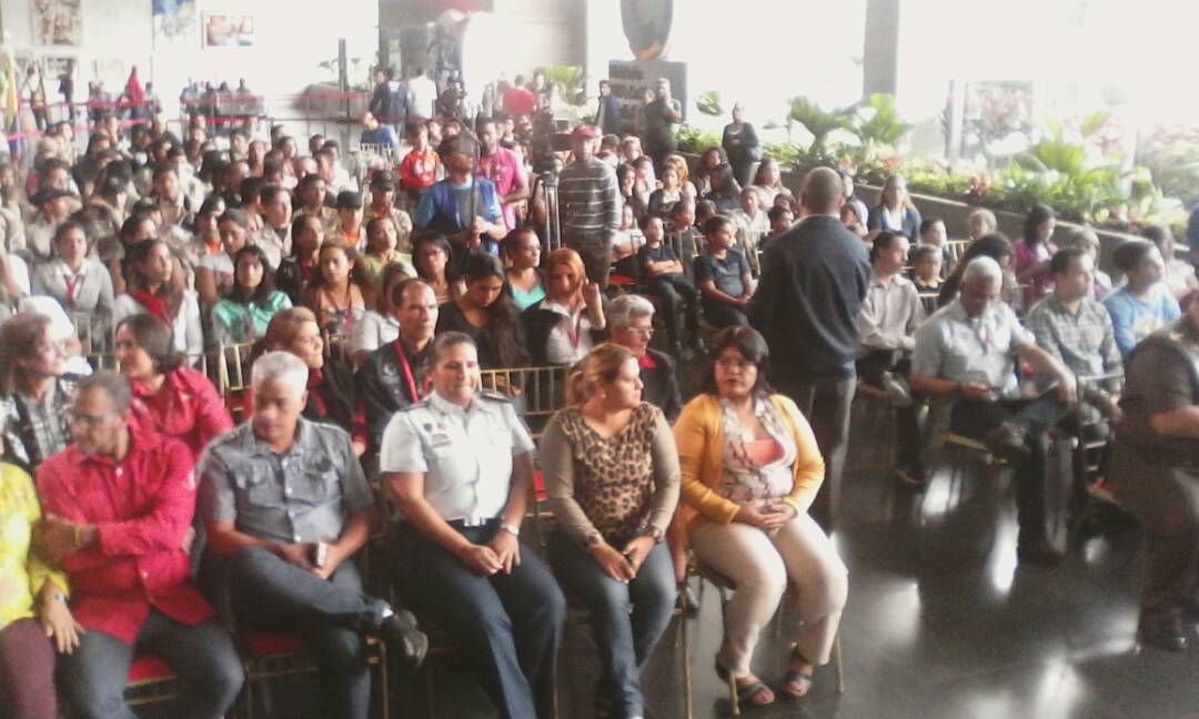 RosangelaOrozco's tweet photo. #Hoy Muestra de la Formación de la Soberanía Nacional con motivo del 38 aniversario de la Comisión Permanente de la Instrucción premilitar, en el marco de los sucesos del 19 de abril de 1810 @MPPEDUCACION @JauaMiranda https://t.co/BaVzhB5tjH
