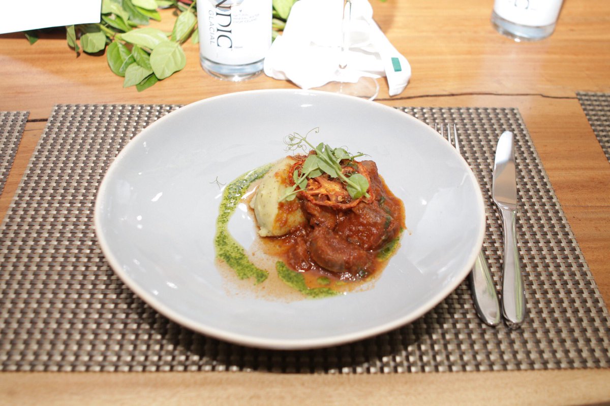 Seasoned_Africa's tweet photo. Beef Ossobucco 👌🏾#SLLIFESTYLE #CafeDelSolChefsTable https://t.co/SQziQUtTjT