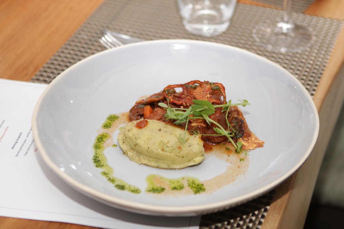 Seasoned_Africa's tweet photo. Beef Ossobucco 👌🏾#SLLIFESTYLE #CafeDelSolChefsTable https://t.co/SQziQUtTjT