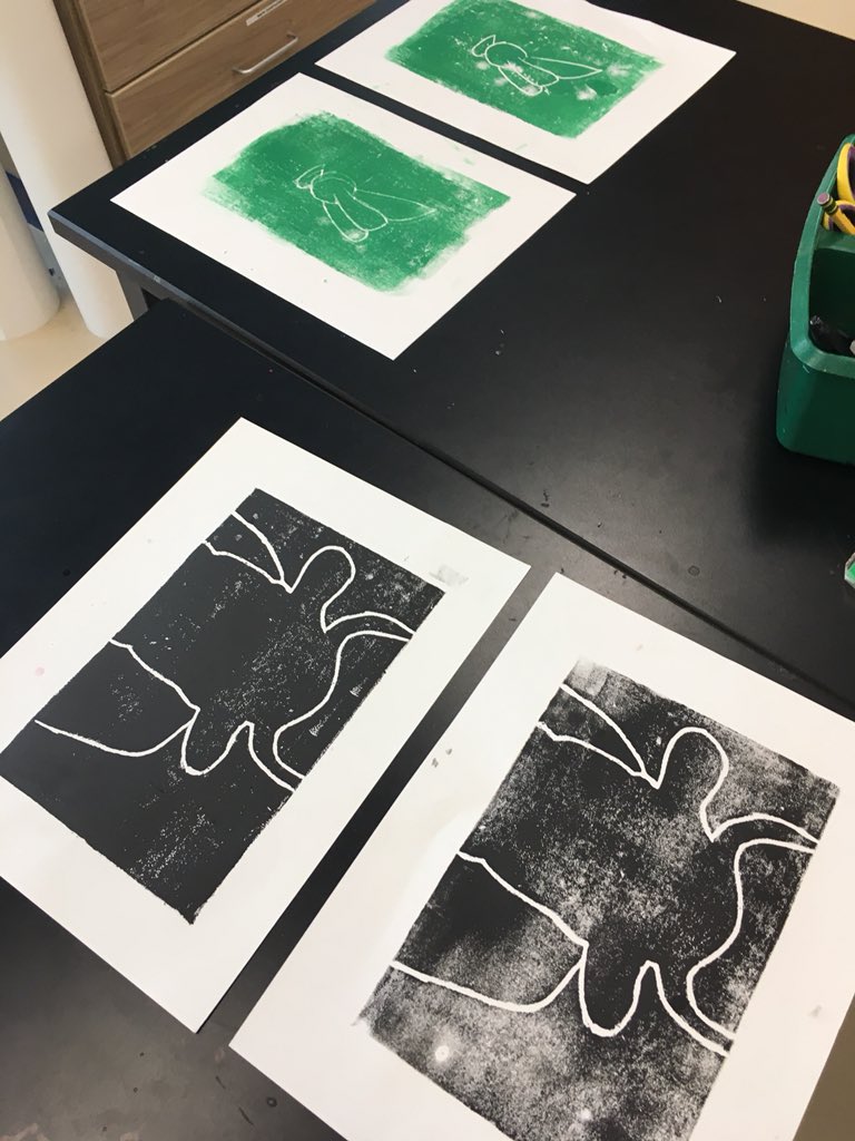 RodenbaughArt's tweet image. I love freshly pulled prints from #5th graders. They will add details and pull a second color print next week #2color reductive