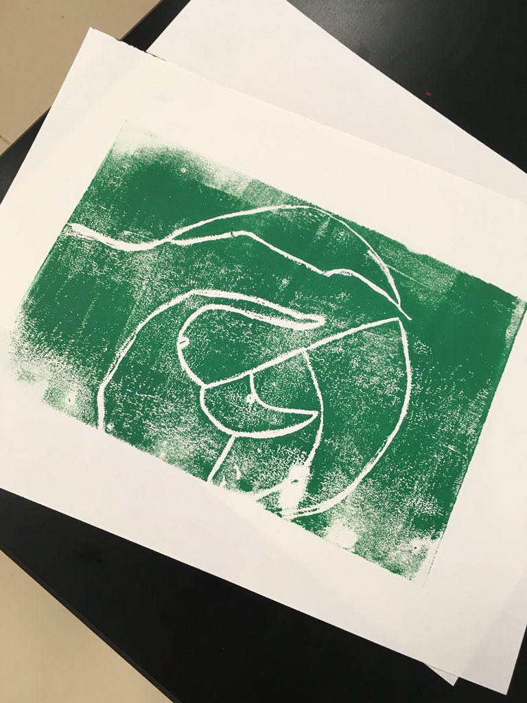 RodenbaughArt's tweet image. I love freshly pulled prints from #5th graders. They will add details and pull a second color print next week #2color reductive