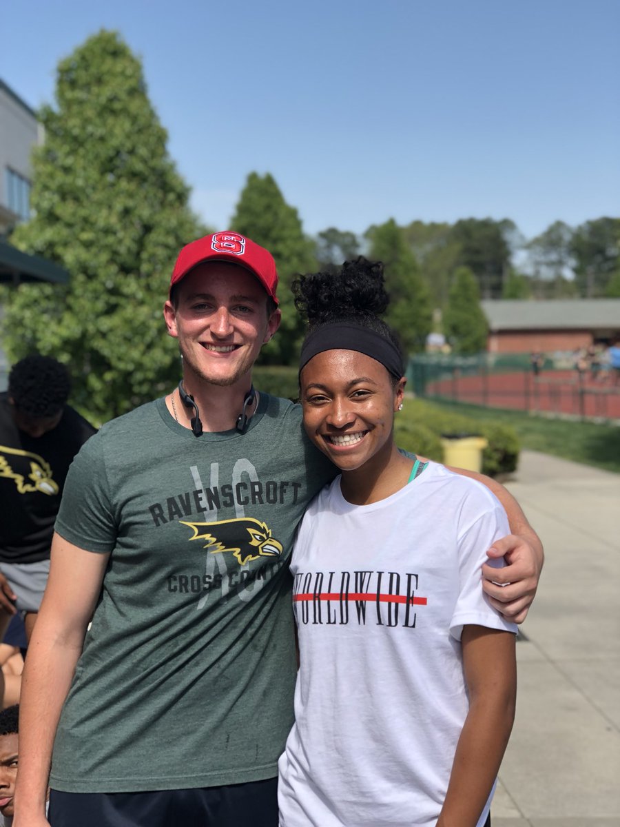 RavensTrackTeam's tweet photo. 2017-2018 team captains 🏃🏽‍♀️🏃🏼‍♂️ https://t.co/pMffmX101U