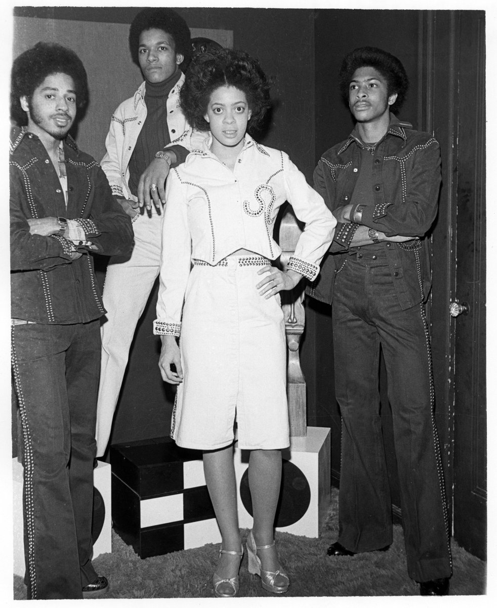 SlingshotAnnie's tweet photo. Giving a presentation on Prince's North Mpls musical roots and signing/selling books at the @CarverCoLibrary in Chanhassen, 7pm. Let's nerd out together. https://t.co/EIVKe3Pj8n https://t.co/6hzNFnw2ja