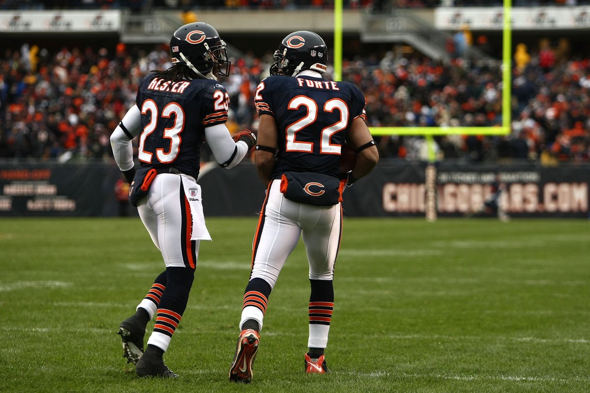 BleacherReport's tweet image. Matt Forte and Devin Hester will sign one day contracts with Chicago and retire as a Bear 🙌 ble.ac/2HJ9LOB