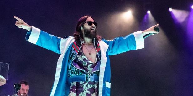 claudiadevecchi's tweet photo. @JaredLeto The Great Showman
#MonolithTour
#MarsinAustria https://t.co/6xbwKgywYx