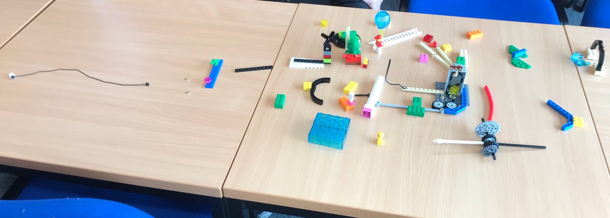 geoffismycar's tweet photo. Ironically I had to miss #LegointheLibrary today with @004dot678 as I was making #lego serious #play #cells with my first year #undergraduate #Students @EdNapLifeSci https://t.co/QRaV3wFRer