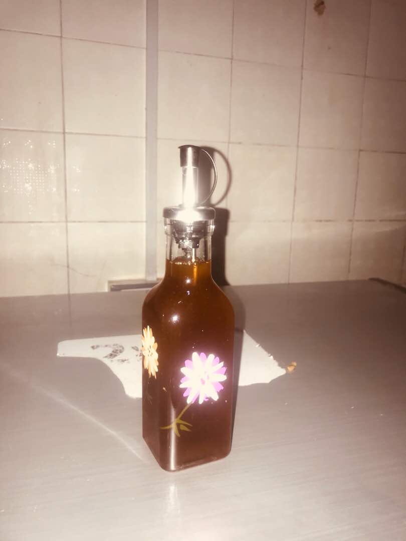 AishaAmal's tweet image. Hello Twitter , I sell pure honey 🍯 straight from the farm. Small bottle N1000, big bottle N1500. Please RT, my customer may be on your TL.