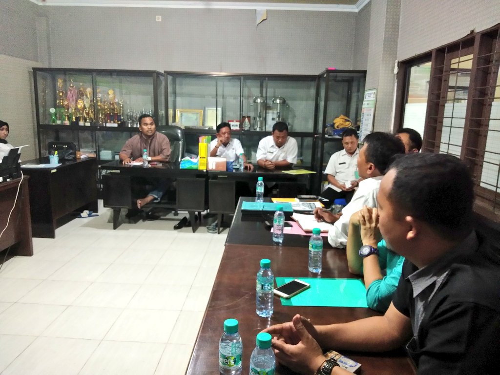 Reef_H_ID_3515's tweet photo. Mendampingi TAU-P3MD Pak @Wintoyo2001 dan @kpw4jatim dlm monev penyaluran #DanaDesa #PadatKaryaTunai2018 dan #BUMDesa di #KabSidoarjo 
#tppijawatimur 
#tppdeltasidoarjo 
@EkoSandjojo 
@taufikmadjid71 
@anwsanusi 
@fachrilabalado 
@DewantoAndry 
@P3MDSidoarjoKab https://t.co/uwJneVOFFi