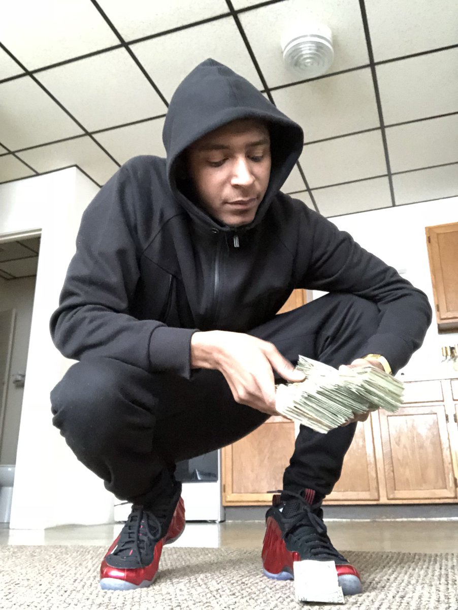 team_ADAMS's tweet photo. Im a big dog baby you can call me Clifford 🕺🏾 https://t.co/52Q91kbP9I
