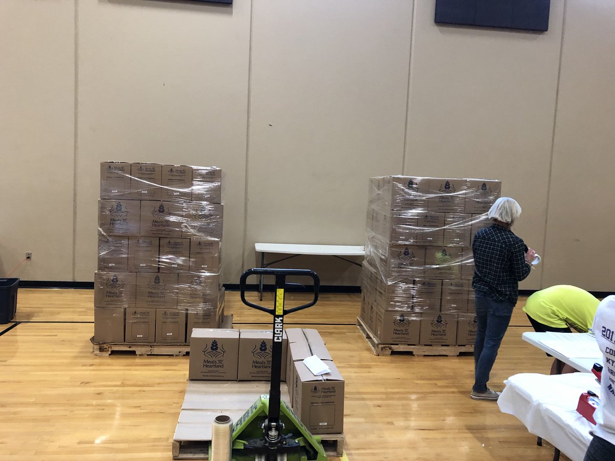 clayryoung's tweet photo. Great day to be at SMS! Made almost 30,000 meals today! #SMSWaukee https://t.co/lEBy8c2zU7