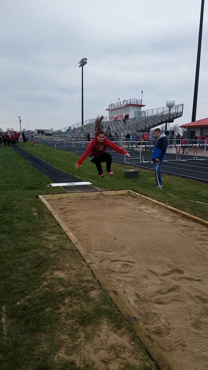 MorganELMyers's tweet photo. Went to the Middle School Track Meet tonight, they did awesome, can't wait to watch them at ACAC! https://t.co/TcFOq1IOLj