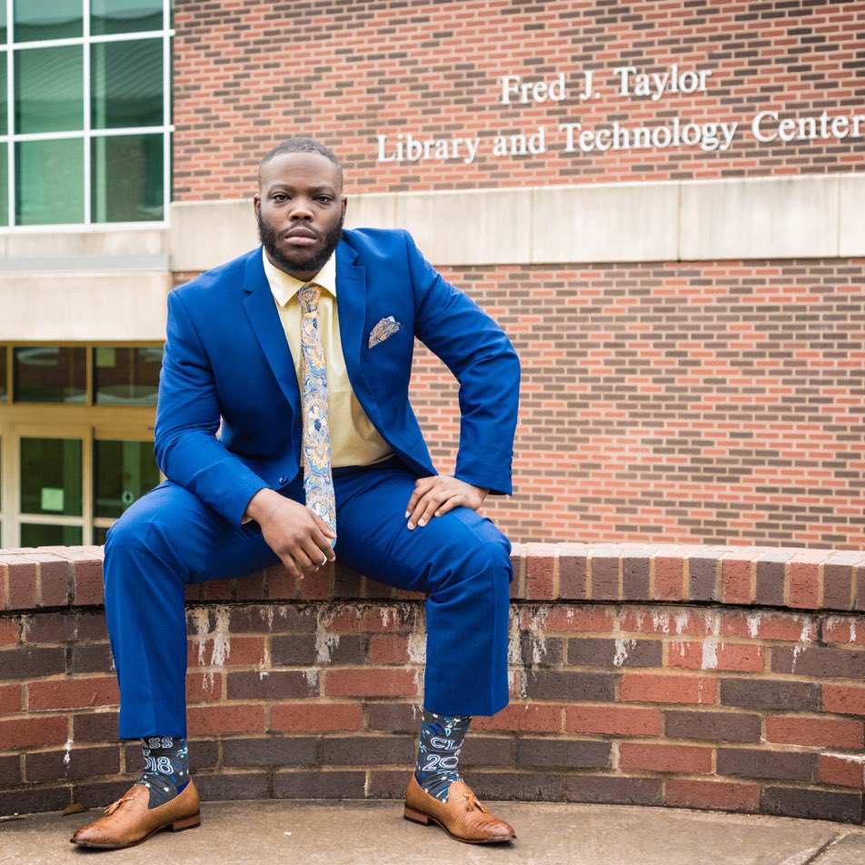 Hitkidd's tweet photo. The only producer, photographer, videographer, football player, cheerleader, student of business administration that you know graduates May 11th. WHAT IT DO MANE โผ๏ธ #HITKIDDFORPRESIDENT ๐บ๐ธ https://t.co/ufCDEXNwGg