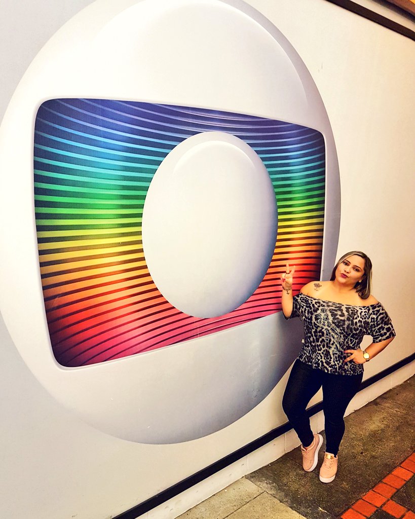 TalitaLopes_'s tweet image. Bem globalizada ✌📺🤣
#projac #tvglobo