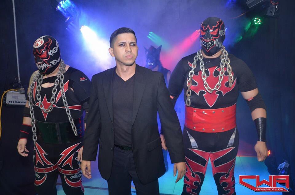 cwaprtv's tweet photo. ¡AMENAZA REAL!

Los Monstruos de Derek Shadow demostraron el sábado pasado que pueden acabar con #LosFugitivos en la lucha de relevo australiano.

¿Crees que podrán destronar a los Campeones Mundiales en Pareja de la CWA?

https://t.co/VbjA8HaX2U https://t.co/rlOYWRRc7d