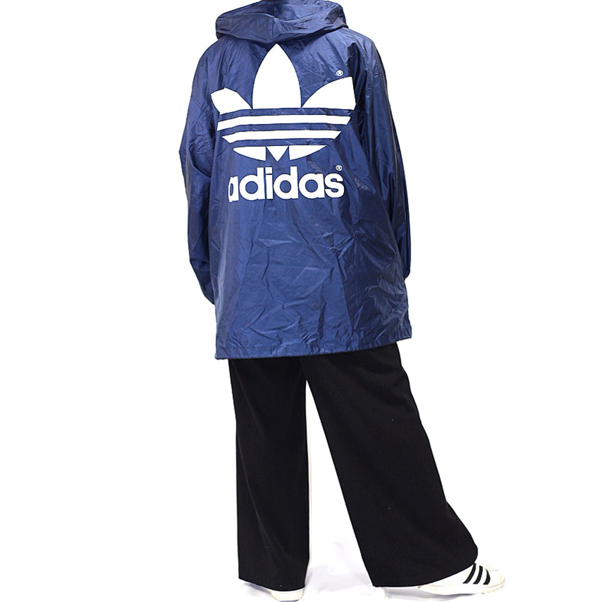 yutoristore's tweet photo. 3000人記念プレゼント企画🎁

【adidas nylon big logo parka】

当店でも大人気のadidasを1名様にプレゼントさせて頂きます😂❤️

▽応募方法

➀古着屋yutoriをフォロー！

➁このtweetをリツイート！

この２つのみ！
締め切りは4月30日まで🙆‍♂️🙆‍♀️
沢山のご参加お待ちしております🙇‍♂️ https://t.co/MN9QrfLfyB