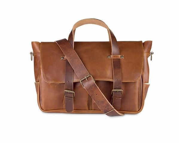 One of the most luxurious yet affordable messenger bags around. The Benjamin Messenger brings style and quality to the forefront of your messenger bag. Want to get your hands on this amazing bag? Check it our below.
#messengerbag #leather #style #quality

buff.ly/2HednqA
