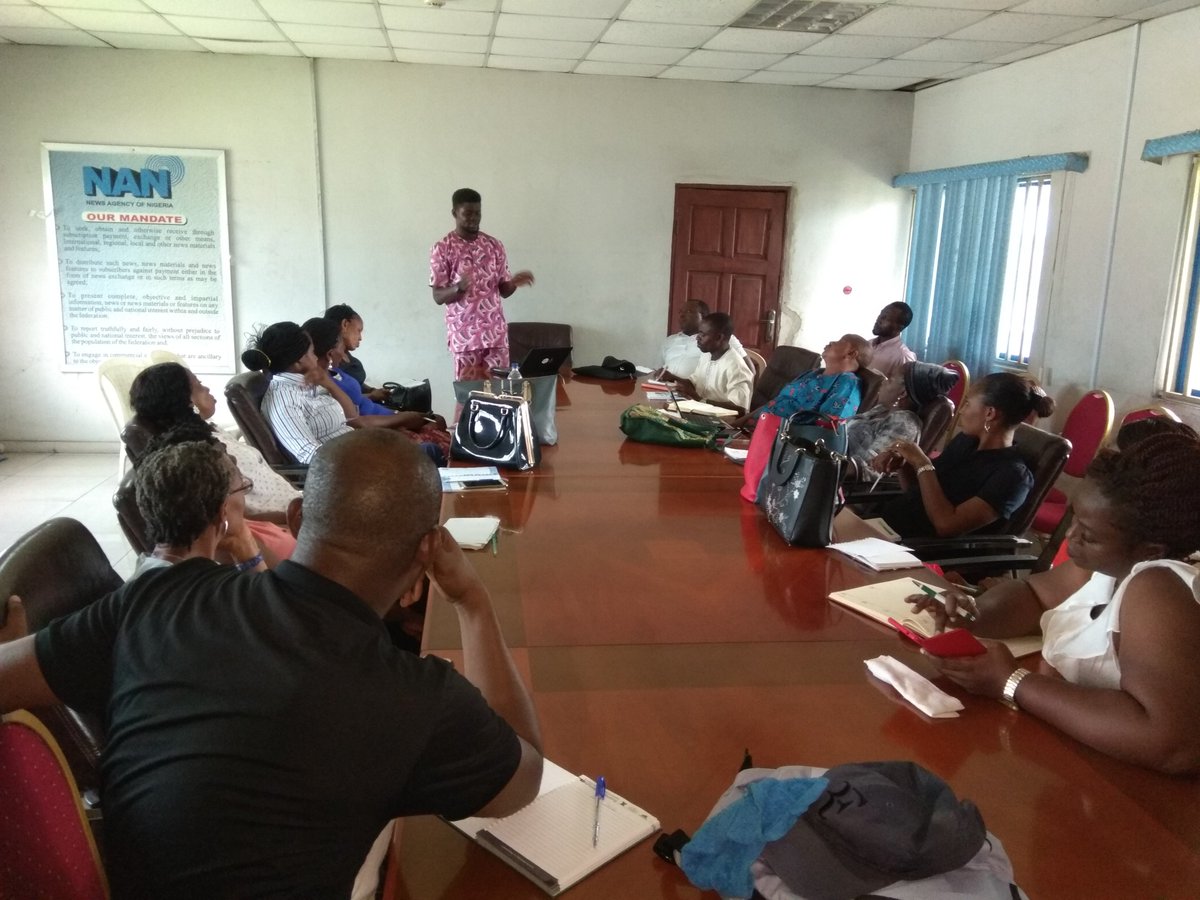 CodeForNigeria_'s tweet photo. Today, #Journalists shared approach to stories and data challenges @nanonlineng Lagos while @AimLEGEND_ proffered possible solutions #StoryLabAcademy https://t.co/V8ryERKQw7