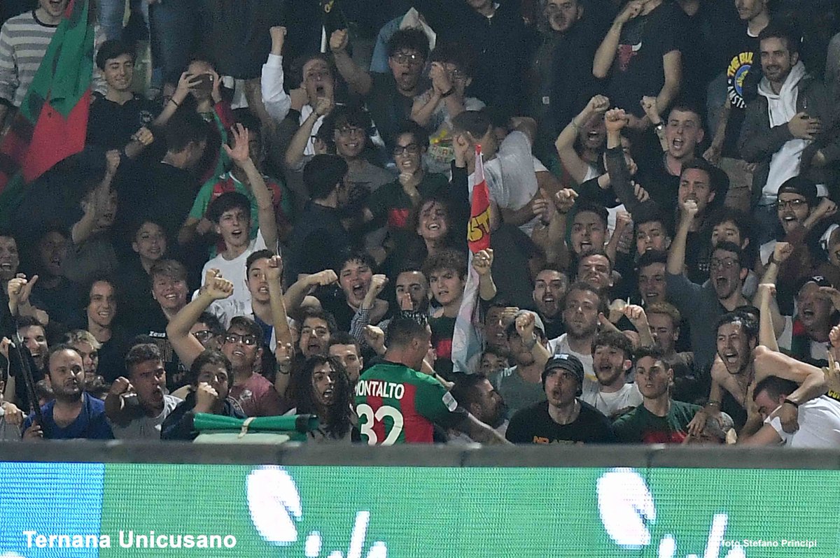 TernanaOfficial's tweet photo. 👉 📷 LA FOTOGALLERY di TERNANA UNICUSANO-FOGGIA‼️
@TernanaOfficial 🆚 @FoggiaCalcio negli scatti di @stefanoprincipi 📸❤️💚
Per la gallery completa ➡️ https://t.co/ea0EeI8ney
#SerieB https://t.co/tZM4bJuK6U #FattoreB #Fere #TERFOG 2⃣-2⃣ @Lega_B https://t.co/cPV74OLda2