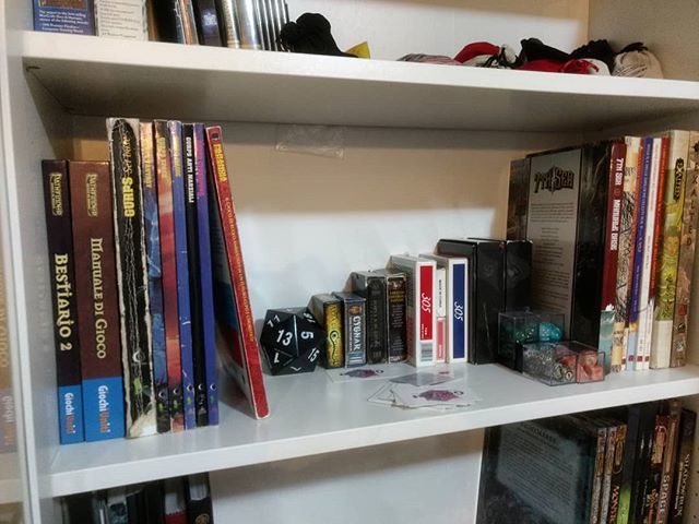 ArturoBenzi's tweet photo. Dice & RPG love ♥️🎲 #gdr #rpg #qworkshop #callofcthulhu #polyset #polyhedraldice #d20 #chessex #gamesworkshop #specialdice #giocodiruolo #d20system #roleplaygame #dadi #dice #dicecollector #qworkshopdice #pathfinder #chessexdice #dungeonmaster #rollf… https://t.co/pUu49XpPuN https://t.co/9mMTMt9S4A