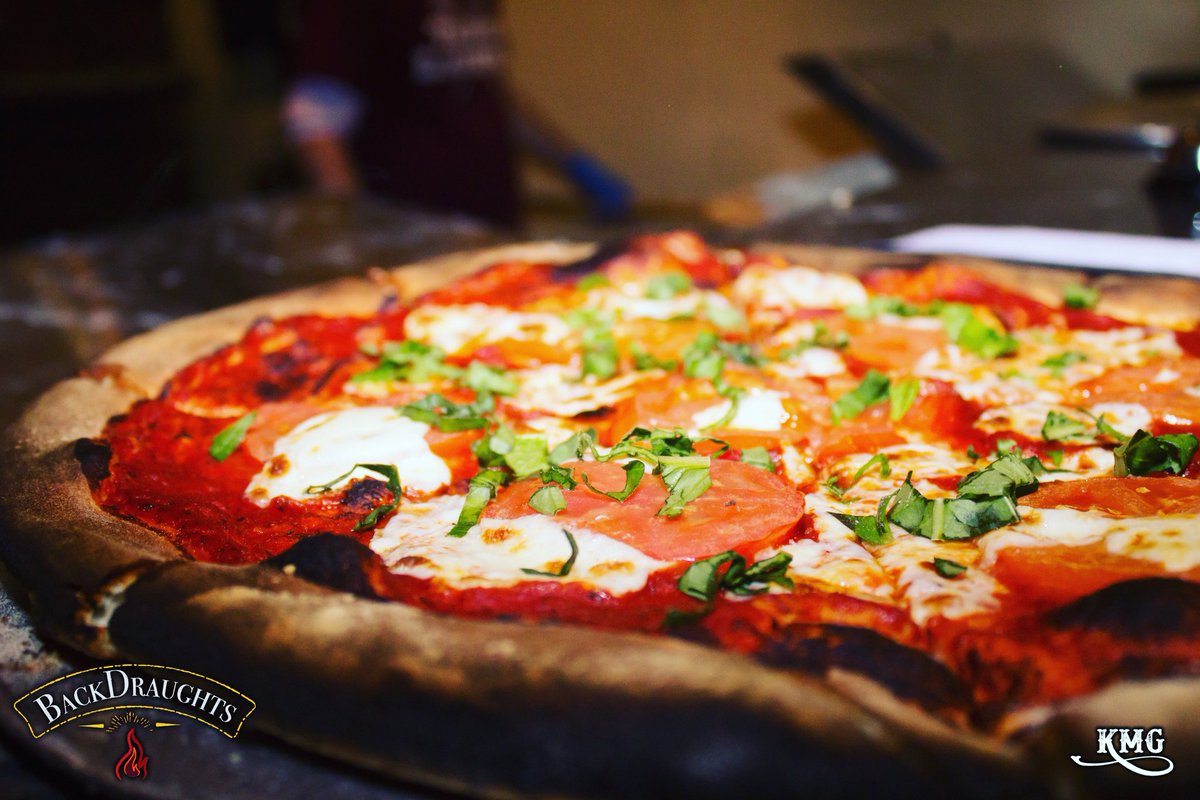 BackDraughts's tweet image. YUM! Come down to BackDraughts Pizza and end your Wednesday the RIGHT WAY.
🍕😍🍕😍🍕
#BackDraughtsPizza #Blazin28Pizza #GetStoked #BuyLocal #HealthyFood #TarponSprings #VisitTarponSprings #UnlockTampaBay #Healthy #HouseSalad #woodfiredoven #woodfiredpizza #ThingsToDoInTampa