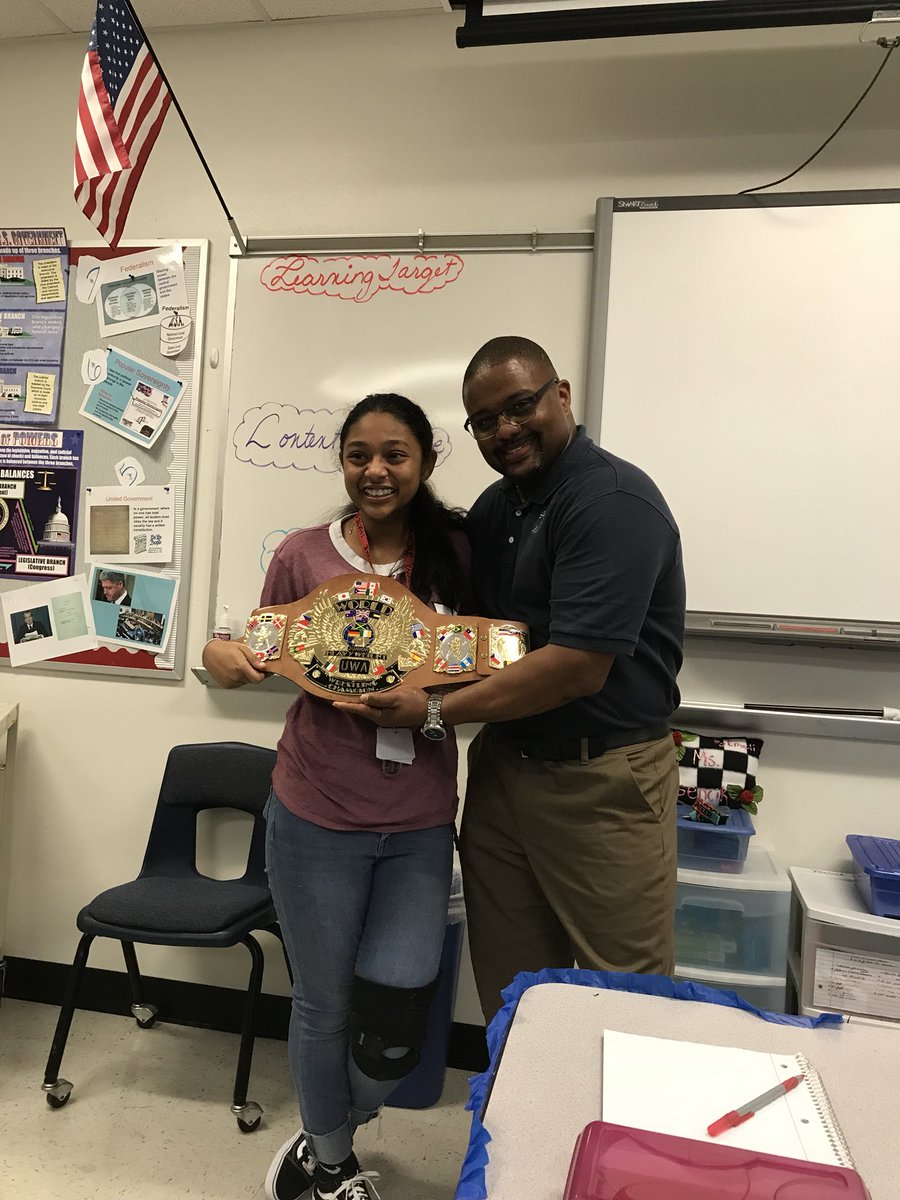 simplybadd13's tweet photo. #holt_holtg #DurhamMS #LISDCulture “ A Fabulous Career Day2018”! Thx for the invite and support. https://t.co/77sD7owi0c