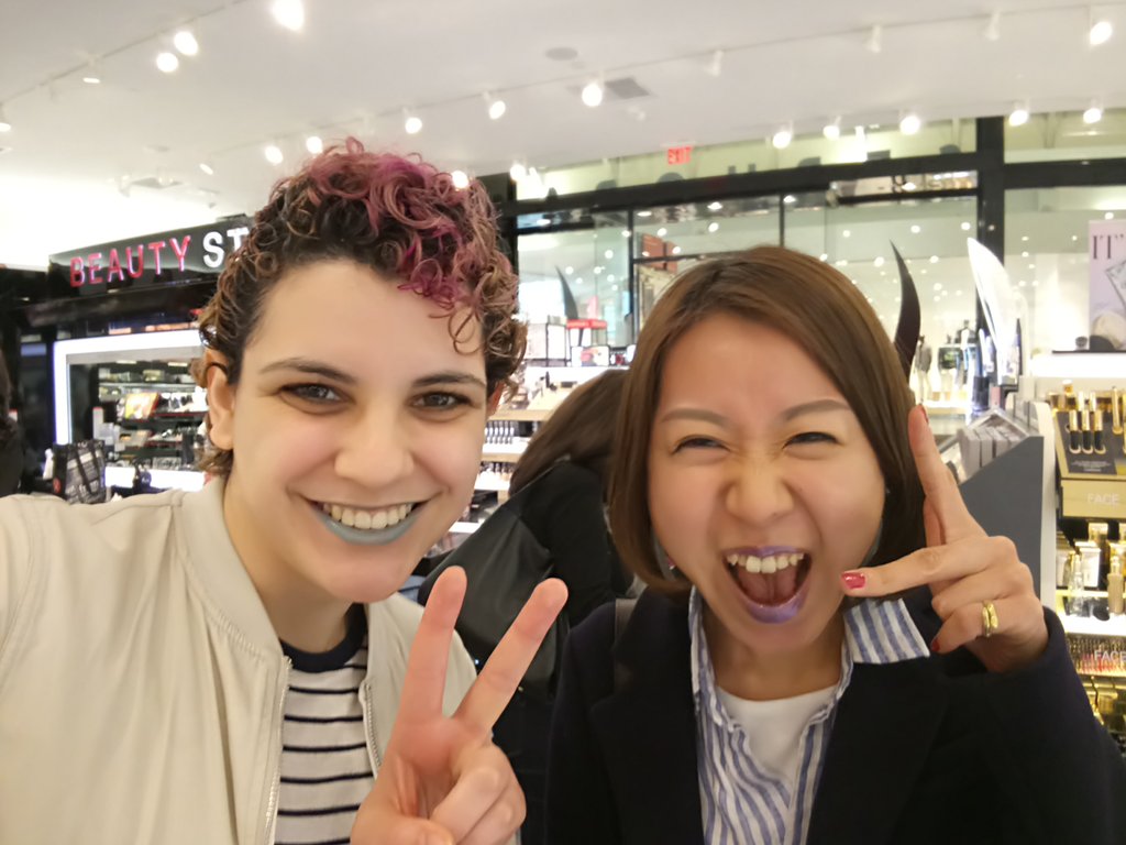 KungFuGirlFight's tweet photo. Leave your cosy bubble and find the strength to try new things #lipstick #beautifulgirls #colorfullips https://t.co/9mtQzMhhK8