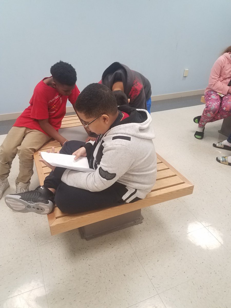 kbemis16's tweet photo. Argument writing research in groups today at @MontPleasantMS. Thanks for the controversial text sets @ReadOn_GerritJR! #6thgrade https://t.co/iehfCTorgb