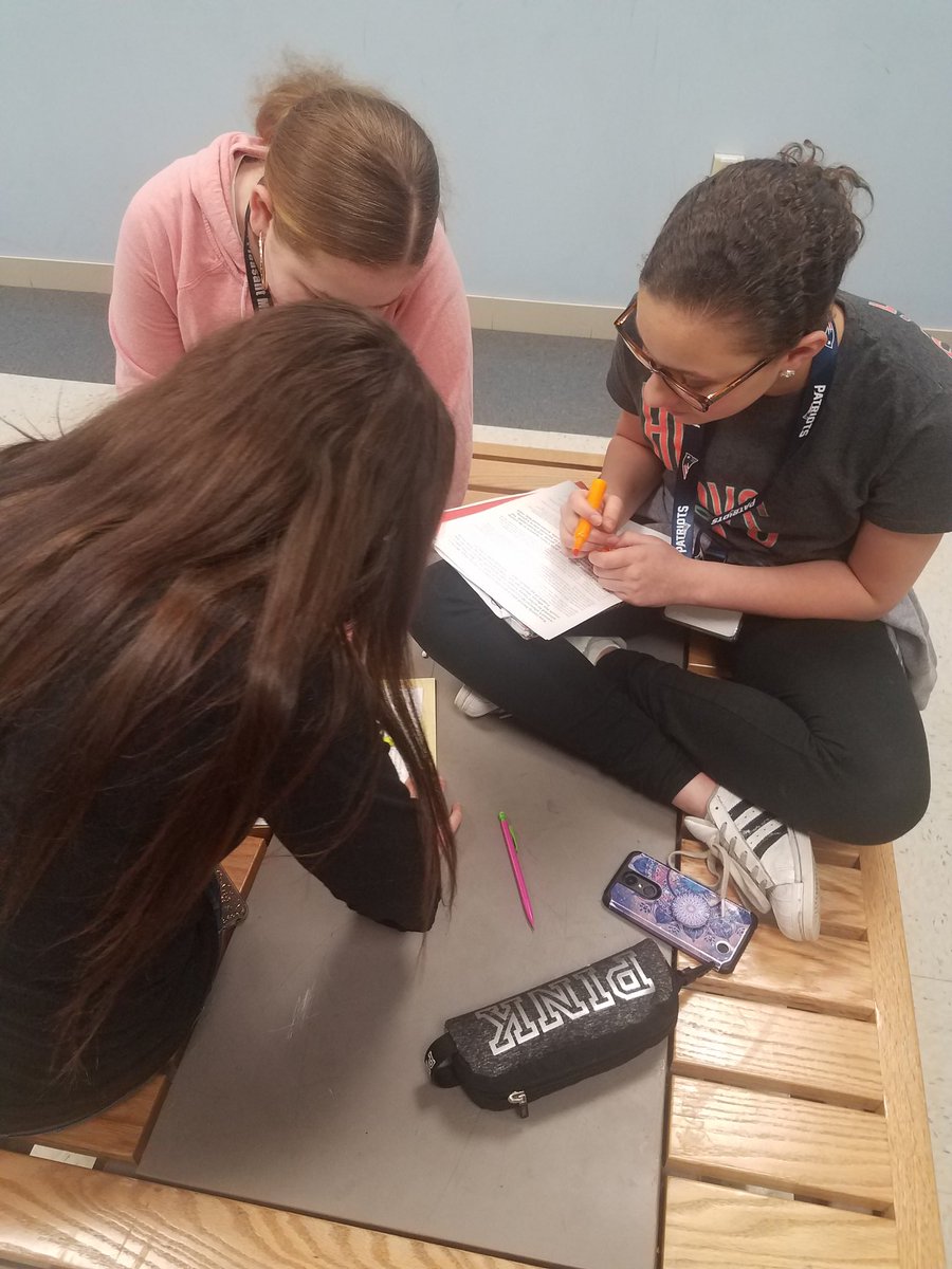 kbemis16's tweet photo. Argument writing research in groups today at @MontPleasantMS. Thanks for the controversial text sets @ReadOn_GerritJR! #6thgrade https://t.co/iehfCTorgb