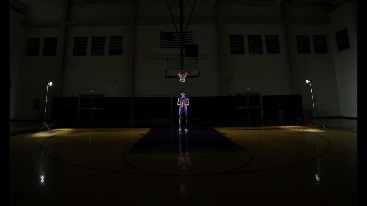 y00lz's tweet photo. 'The assignment: photograph basketball star @JalenSmith2000, one of the top high school basketball players in Maryland and the @baltimoresun's basketball player of the year.'
Behind the scenes with @lloyd1fox: https://t.co/WlvJSyKBDP #FoxInFocus https://t.co/ASKYLrx0vo