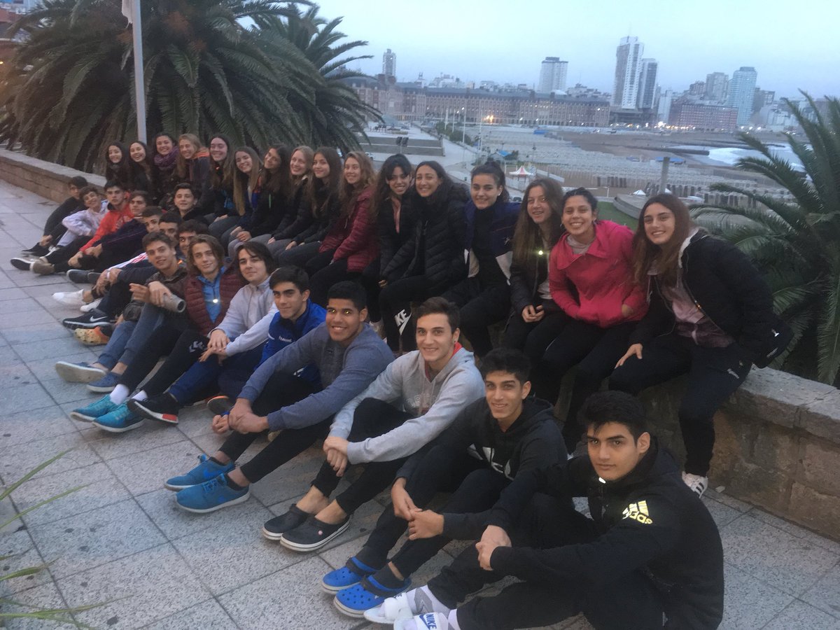 femebal's tweet photo. #ArgSelecciones Tarde libre para nuestra delegación, luego de las victorias frente a #AsBalNor 🤾🏼♀️ y #EntreRios 🤾♂️ https://t.co/FeRfnitcRR