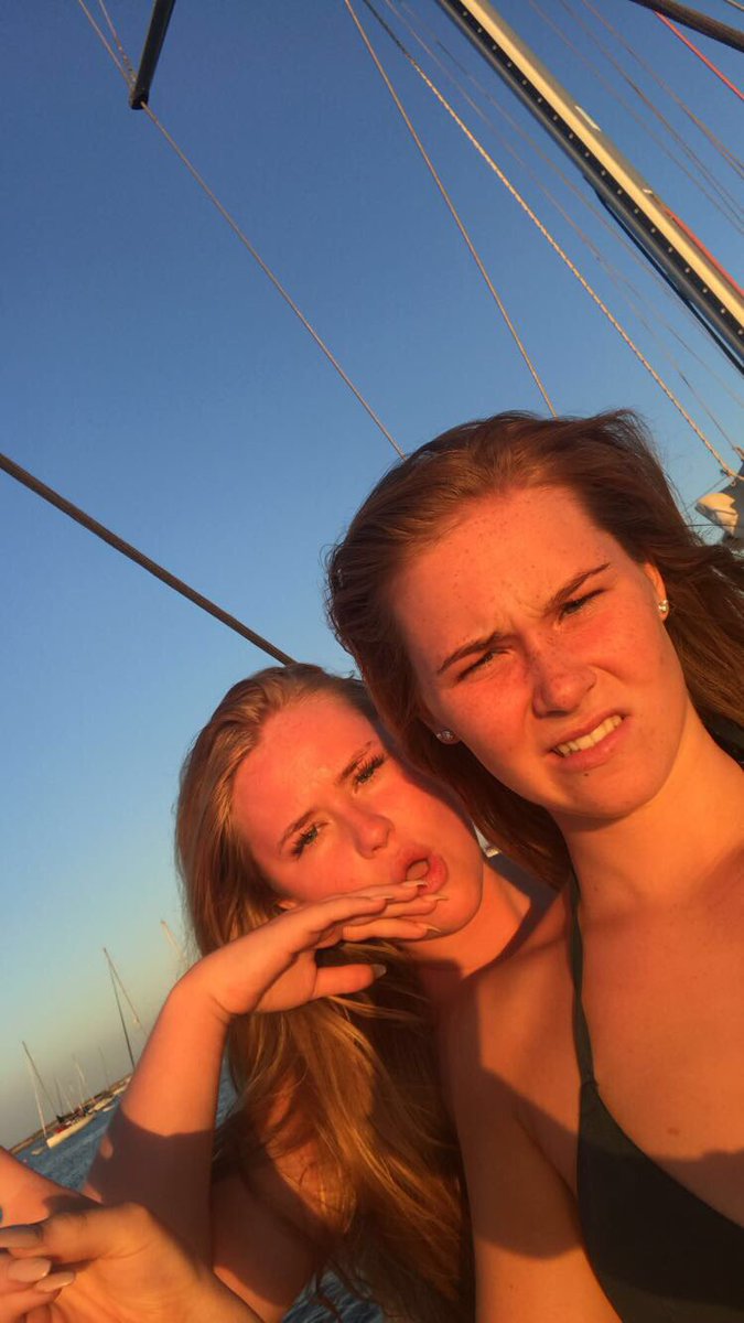 annaamacfarlane's tweet photo. Happy bday to the best!! Hope you’ve had a fabby day and will see you soon🤘🏼🤘🏼love you xxx https://t.co/Vw78hY2gqj