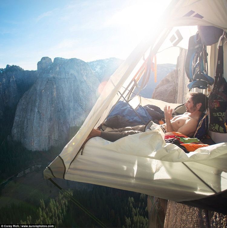 Bona nit. Aviso que vaig a fer pipí, els runners anormals que corren per la muntanya estan avisats.        Purplerain