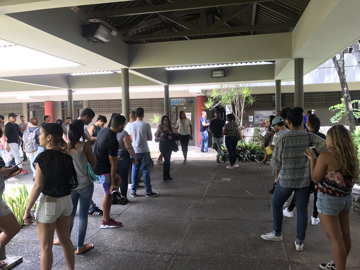 UprCarolinaCrep's tweet photo. MATRÍCULA CONTINÚA MAÑANA- El proceso de matricula culminó hoy a las 3:30pm debido a la falta de energía eléctrica. La matricula continuará mañana jueves 19 de abril y no se borrarán los cursos reservados hasta el viernes 20 de abril de 2018. https://t.co/4JsLRxc4NF