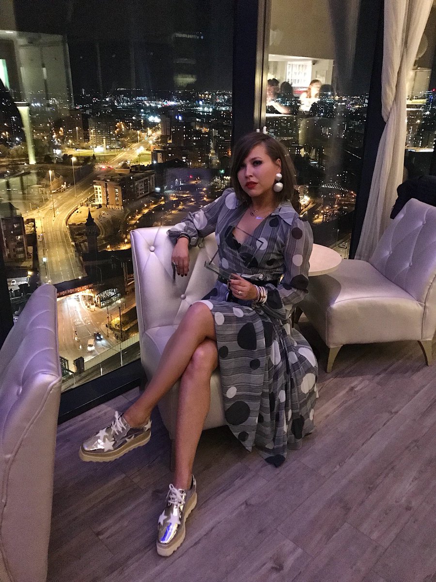 fashionbabe1234's tweet photo. Tonight I won “Beat Lifestyle Blogger”  Award @Lovinmanc @Cloud23Bar Thanks to all my fashionistas that have voted for me 💥💥💥💥💥💥💥 https://t.co/GLFg7SM80e
