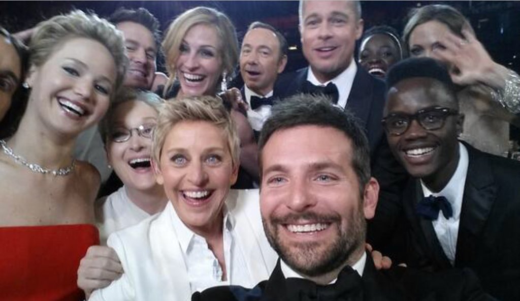 steve_fctuning's tweet image. Hey @TheEllenShow!!!!The real celebs are pictured on the right. What do you think @GirlBots @invexibles ? I’m guessing we got around 2000+ @autodesk execs today on their feet celebrating EBS and #GirlsInSTEM.What a fantastic day. Roll on AU London. See you there.@andrew_anagnost