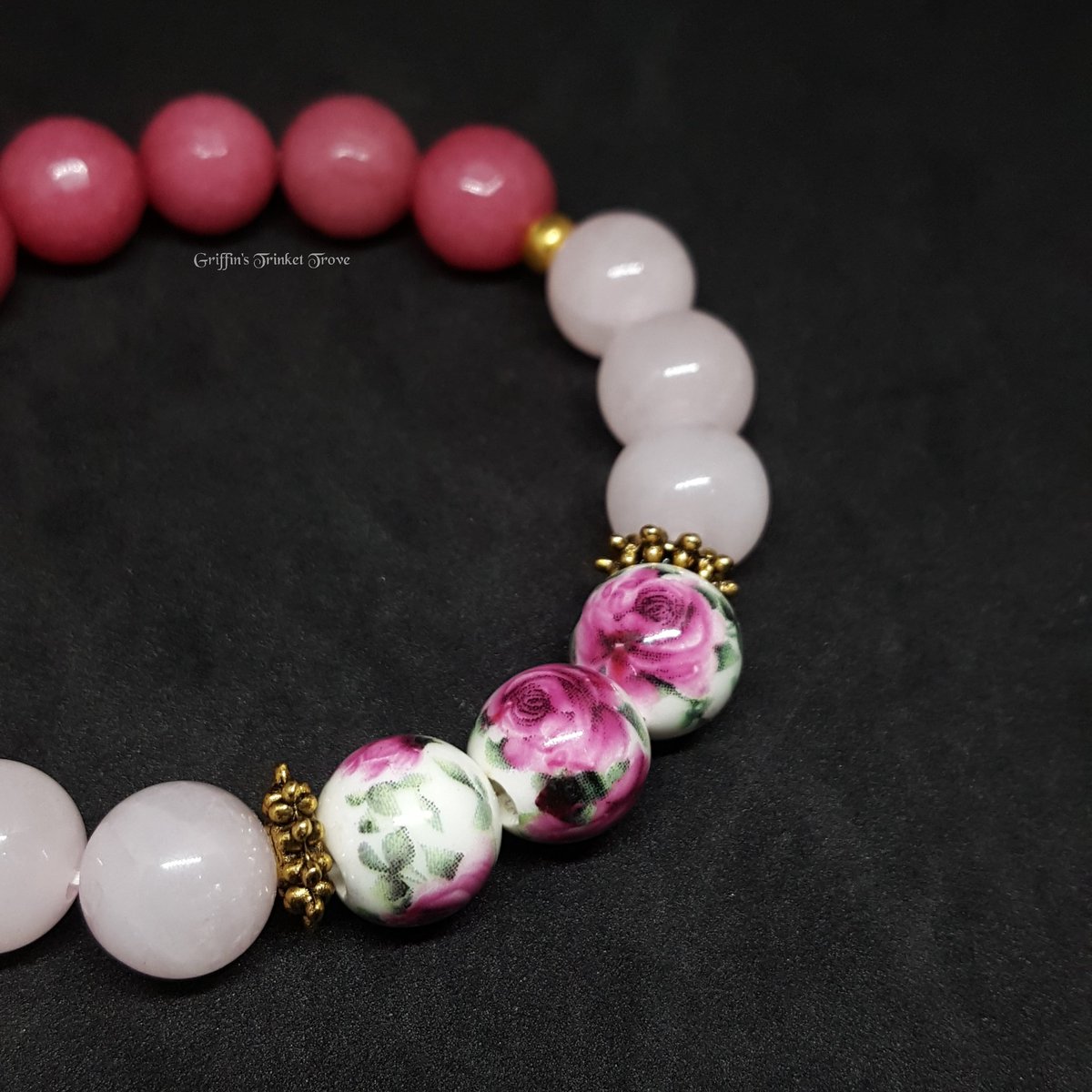 GriffinsTrove's tweet photo. 🏵Fuchsia Pink #Bracelet.
Combination of #Pink #Agate, #Rose Quartz &amp; #Porcelain Rose Beads. 

#beads #color #jewellery #jewelry #flower #jewelrylovers #jewelrygram #beautiful https://t.co/fhndfXIDVu