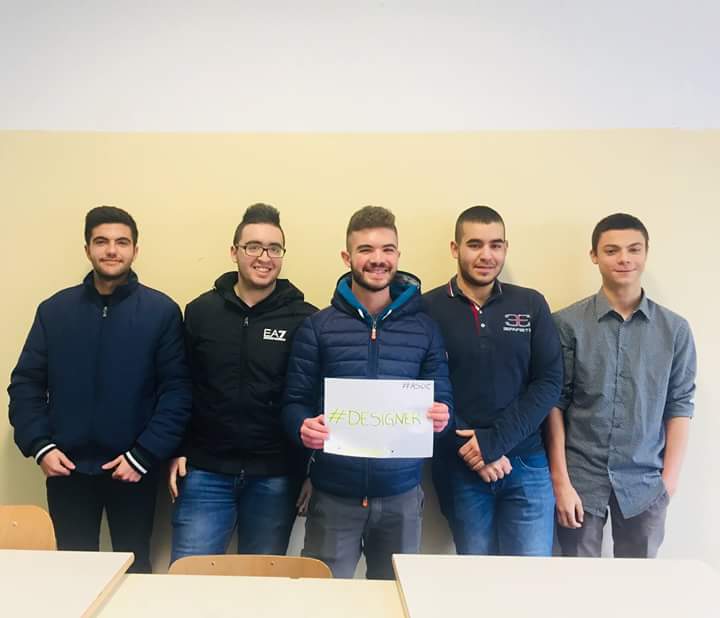 equipe4rms's tweet photo. Ora è il momento dei nostri designer: Antonio crudu, Giulio, Marco, Antonio Forma e Antonio Sanna. Loro, dopo essersi occupati della creazione del nostro logo. #RoleWeek #OperazioneDaVinci #Equipe4rmS #LiceoScientificoFermi #ASOC1718 #ASOC #ascuoladiopencoesione #OpenCoesione https://t.co/lmC4FHVGfa