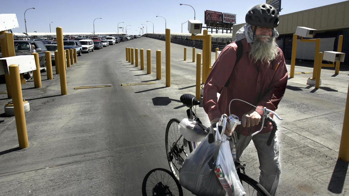 Adiós al muro, hola a las bicis: dos ciudades en la frontera entre EEUU y México podrían tener el primer sistema binacional de bicis públicas. uni.vi/8zLb30jwh81