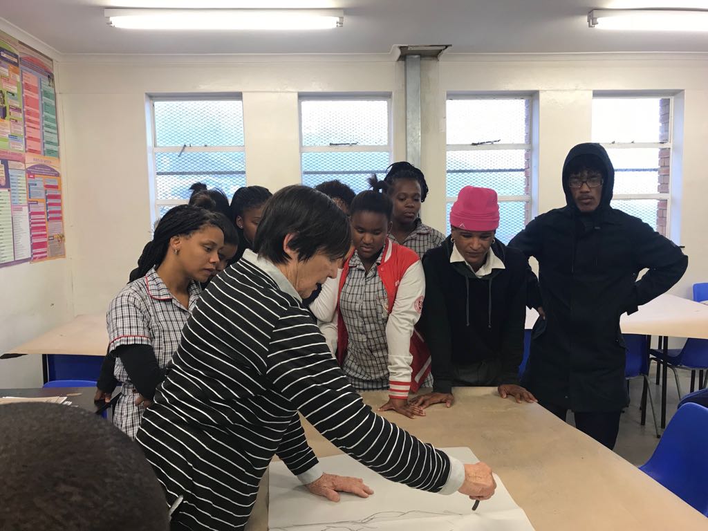 lalelaproject's tweet photo. Internationally renowned South African artist, Sue Williamson conducting life drawing workshops for Lalela classes at Hout Bay High School! #artsed #lifechangingart
Support classes like this one, join our #ClassCampaign at https://t.co/kR1iRPa8j6! https://t.co/P21tRTa5Gw