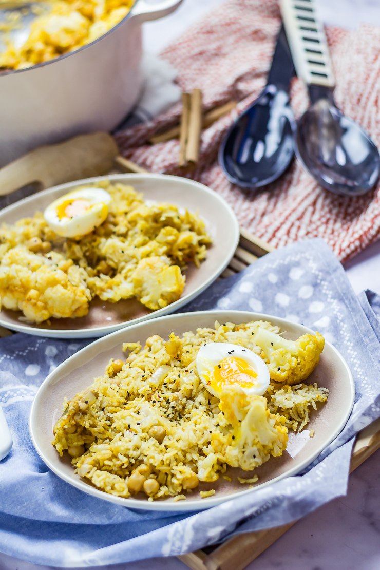 amycookreport's tweet photo. This biryani with cauliflower and chickpeas is made up of beautifully spiced rice with tender cauliflower and chickpeas. I love mine topped with a runny boiled egg and nigella seeds 

Get the recipe: https://t.co/66GzWz4ZvU https://t.co/hZCtiJHKDn