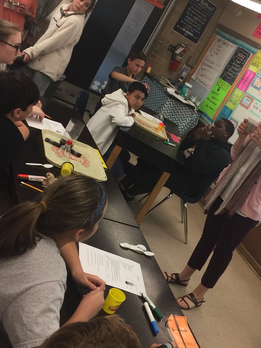 alainasmithy's tweet photo. Huskies hands-on! Check out our 7th grade students building aquifers in Mrs. Osteen’s class today. @TisdScience @tylerisdlearn @hubbardtylerisd @BozickKatherine @jmw1770 https://t.co/pyXDgE1fWg