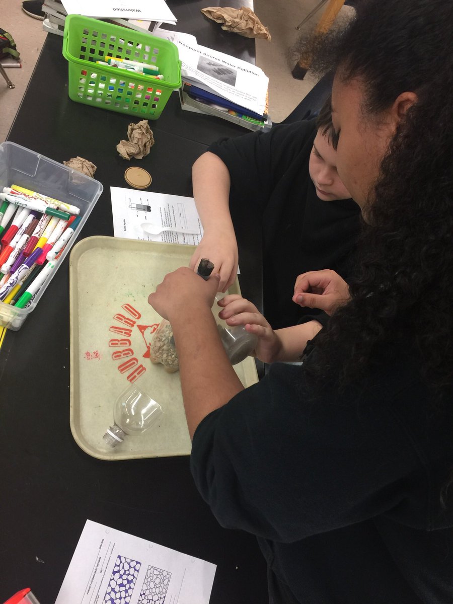 alainasmithy's tweet photo. Huskies hands-on! Check out our 7th grade students building aquifers in Mrs. Osteen’s class today. @TisdScience @tylerisdlearn @hubbardtylerisd @BozickKatherine @jmw1770 https://t.co/pyXDgE1fWg